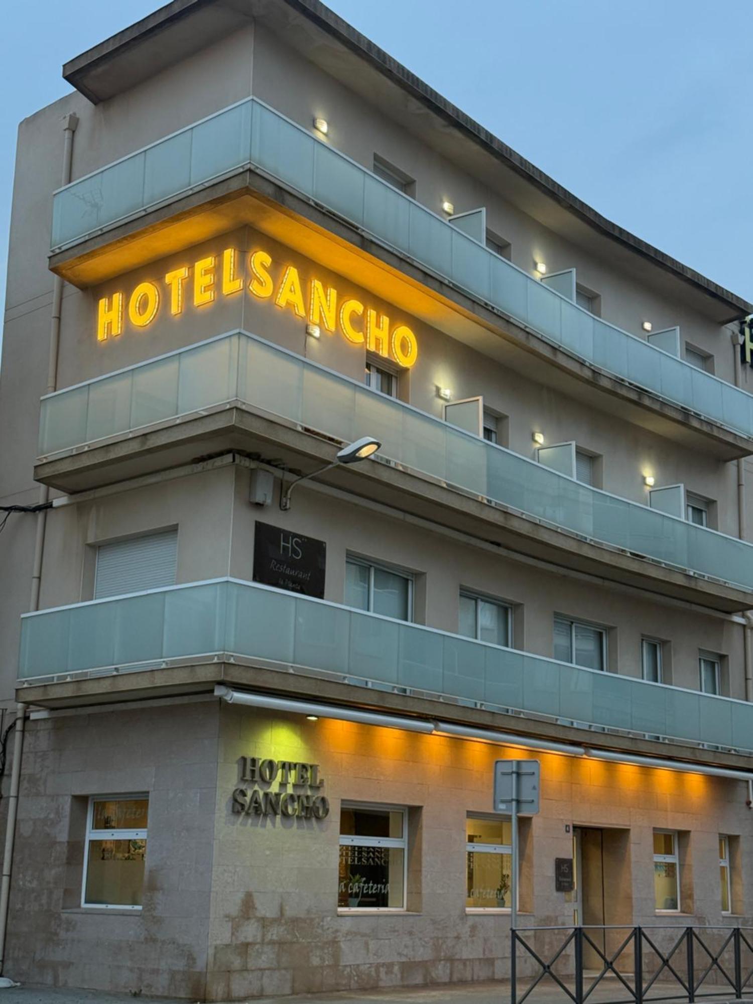 Hotel Sancho L'L'Hospitalet de l'Infant Exteriör bild